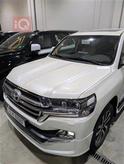 تۆیۆتا لاند کروزەر